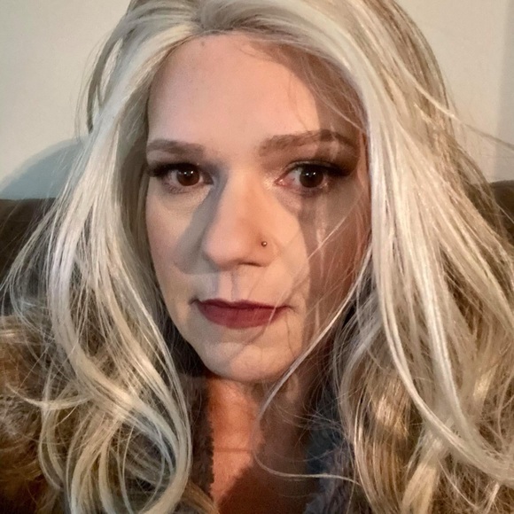 Meet your Posher, Paula - Picture 1 of 2